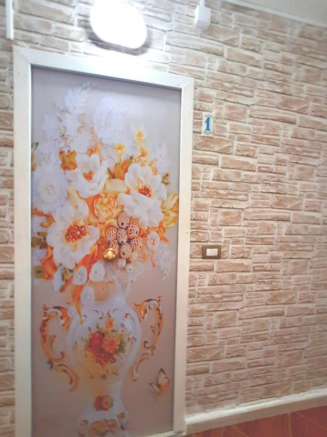Вилла La Mansarda Неаполь Экстерьер фото